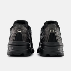 New Balance 740 Black