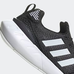Women's Swift Run 22 core black / feather white